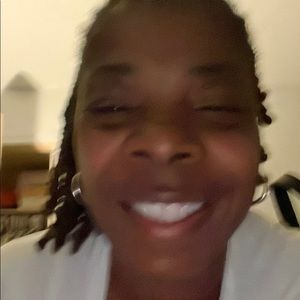 Meet your Posher, Roxanne